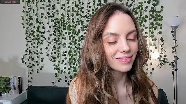 Snapshot of sweet_and_flirt chatting on October 29, 2025, 7:18 am sweet and flirt online show from October 29, 2025, 7:18 am