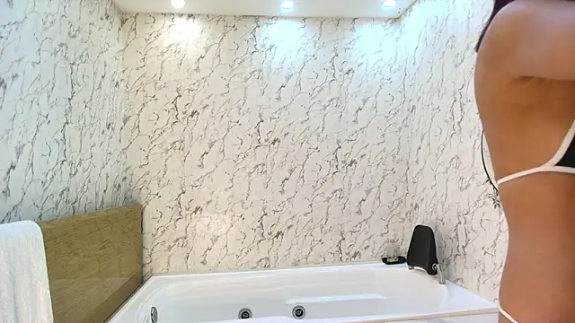 Snapshot of Jesey_bather chatting on January 18, 2026, 12:52 pm Jesey bather online show from January 18, 2026, 12:52 pm