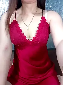 LeanaLy online show from July 4, 2026, 11:42 pm