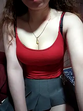 LeanaLy online show from November 16, 2025, 12:48 am