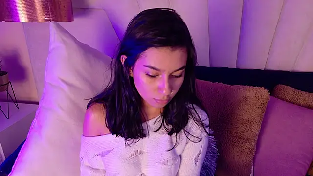 AlyssaRay online show from November 27, 2025, 8:09 pm