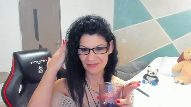 SweetSin40 online show from April 3, 2026, 7:20 pm