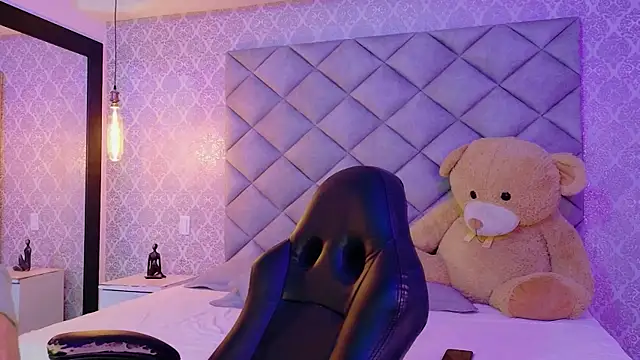 CARO ADAMS1 online show from November 24, 2025, 11:54 am