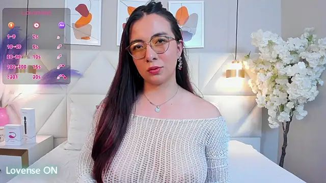 Ari lynn  online show from November 11, 2025, 3:45 am