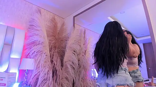 Ari lynn  online show from April 14, 2026, 3:33 am