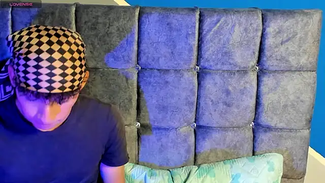 kalet-skinny online show from November 11, 2025, 2:23 pm