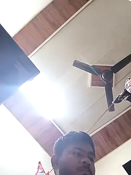 GlossyDare1823 online show from December 4, 2025, 10:53 pm