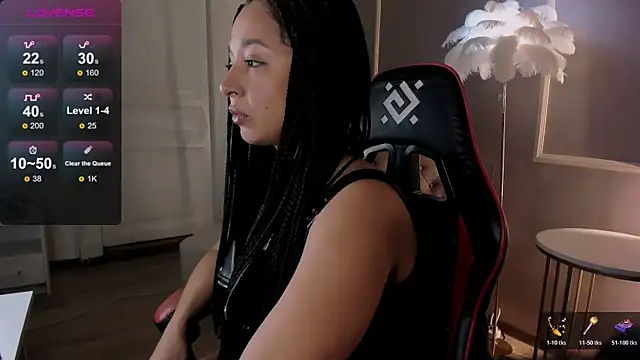 Aisha Goldstein online show from November 8, 2025, 5:55 am