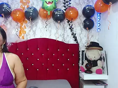  Danna Milf  online show from October 26, 2025, 2:01 am