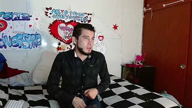 Snapshot of picante70_ chatting on February 9, 2026, 10:57 am picante70 online show from February 9, 2026, 10:57 am