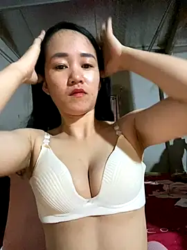 Snapshot of TranOanh999 chatting on October 29, 2025, 10:31 pm TranOanh999 online show from October 29, 2025, 10:31 pm