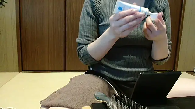  Ema ch online show from April 3, 2026, 1:56 am