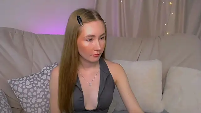 Snapshot of EllyColins chatting on November 19, 2025, 3:06 am EllyColins online show from November 19, 2025, 3:06 am