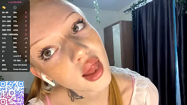 Iamlylu online show from November 15, 2025, 5:44 am