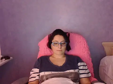 Snapshot of LuckyLisa23 chatting on February 26, 2026, 11:49 pm LuckyLisa23 online show from February 26, 2026, 11:49 pm