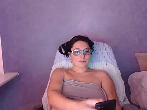 Snapshot of LuckyLisa23 chatting on February 5, 2026, 5:42 pm LuckyLisa23 online show from February 5, 2026, 5:42 pm