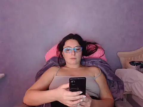 Snapshot of LuckyLisa23 chatting on February 28, 2026, 10:31 pm LuckyLisa23 online show from February 28, 2026, 10:31 pm