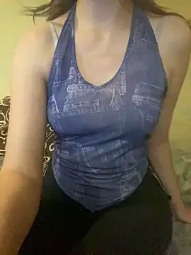 KittieCreme online show from November 7, 2025, 12:42 pm