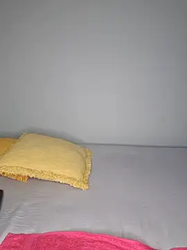 certifiedhottie2025 online show from November 16, 2025, 4:28 am