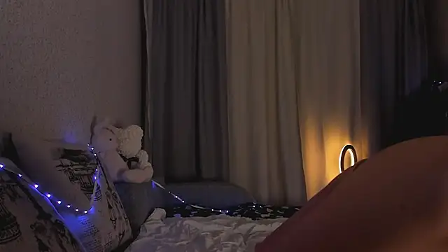 Snapshot of EdenVixen chatting on November 6, 2025, 2:10 pm EdenVixen online show from November 6, 2025, 2:10 pm