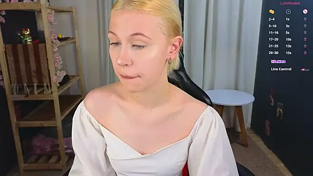 lovedrope online show from November 25, 2025, 5:35 pm