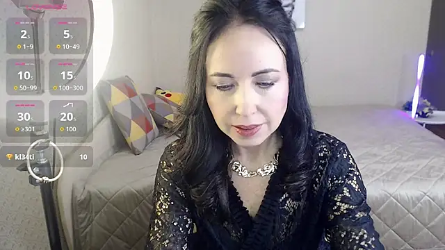 beautiful moon3 online show from April 13, 2026, 2:54 pm