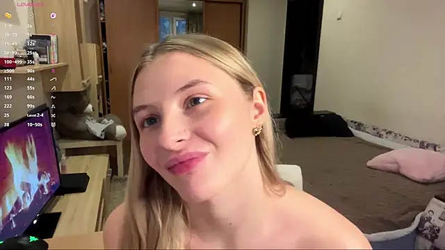 VictoriaMystery online show from November 5, 2025, 2:31 pm