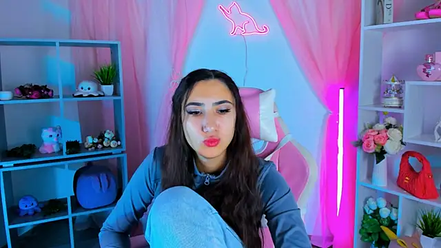 RebeckaThornton online show from November 13, 2025, 9:02 am