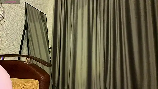 MissPompadure online show from March 13, 2026, 9:09 pm