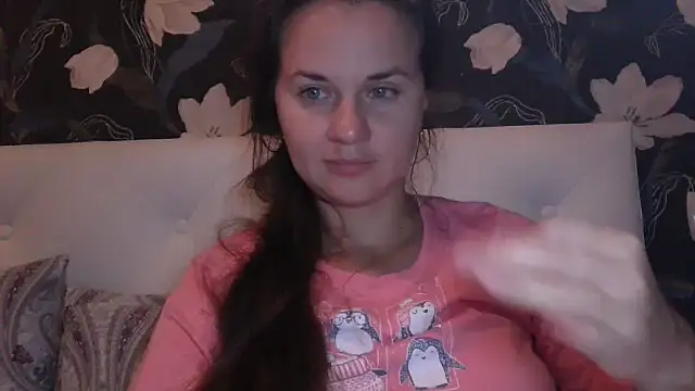 GiaaCaranggi online show from October 19, 2025, 7:05 pm