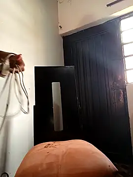 lacrespa24 online show from November 9, 2025, 4:33 pm