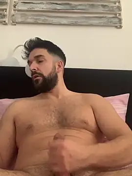 ReDiBastoni90 online show from March 19, 2026, 8:47 am