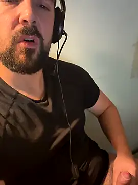 ReDiBastoni90 online show from December 4, 2025, 8:13 am