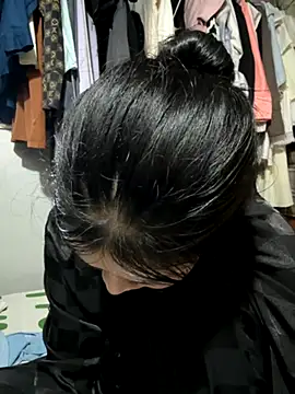 Snapshot of Linh-xxx chatting on November 20, 2025, 2:51 pm Linh-xxx online show from November 20, 2025, 2:51 pm