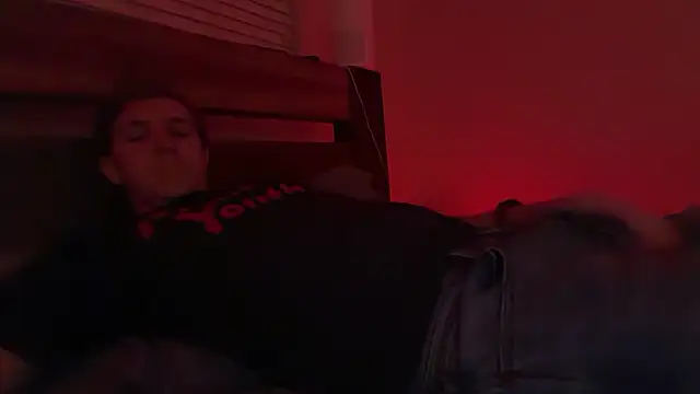 Snapshot of eddieeeeee1232 chatting on November 3, 2025, 12:49 am eddieeeeee1232 online show from November 3, 2025, 12:49 am