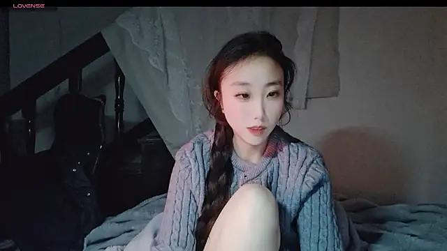 hyp0crite online show from November 19, 2025, 3:45 pm