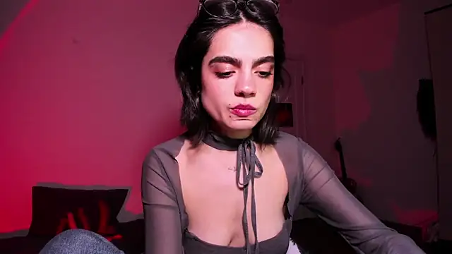 nightfloatt online show from December 21, 2025, 3:57 pm