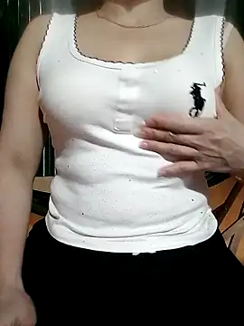 Snapshot of LalayCii chatting on October 15, 2025, 12:53 am LalayCii online show from October 15, 2025, 12:53 am