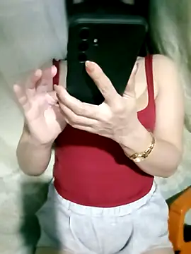 Snapshot of LalayCii chatting on November 9, 2025, 3:05 pm LalayCii online show from November 9, 2025, 3:05 pm