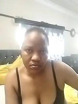 Snapshot of CaramelBoootie chatting on October 13, 2025, 3:46 pm CaramelBoootie online show from October 13, 2025, 3:46 pm