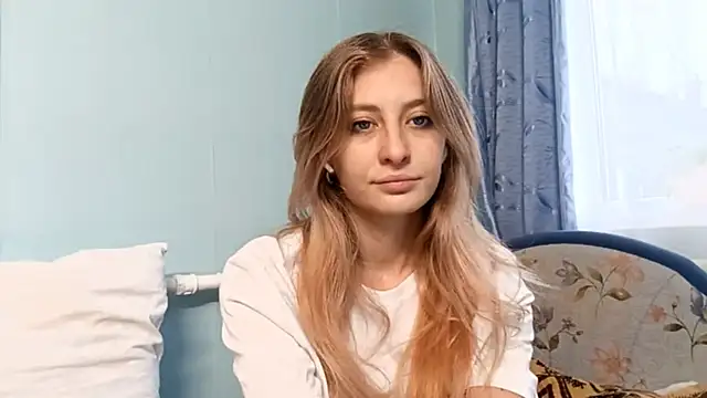 Snapshot of AmeliLia chatting on October 17, 2025, 11:12 am AmeliLia online show from October 17, 2025, 11:12 am