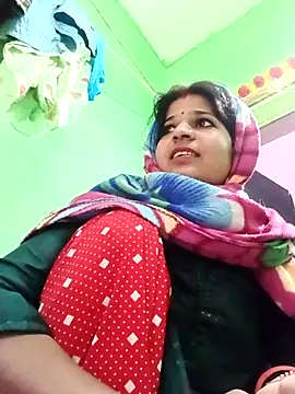 Karishma cute online show from November 9, 2025, 1:31 am