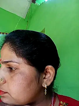 Karishma cute online show from November 11, 2025, 7:36 am