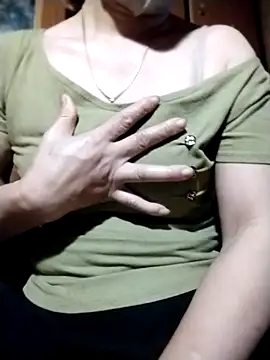 Snapshot of YiyinLy chatting on October 30, 2025, 8:50 pm YiyinLy online show from October 30, 2025, 8:50 pm