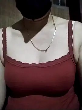 Snapshot of YiyinLy chatting on November 5, 2025, 2:47 am YiyinLy online show from November 5, 2025, 2:47 am