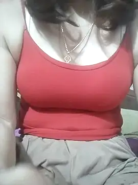 Snapshot of YiyinLy chatting on December 2, 2025, 7:32 am YiyinLy online show from December 2, 2025, 7:32 am