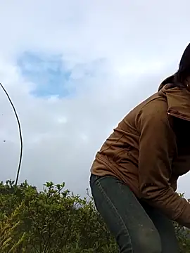 siusiu-00 online show from November 10, 2025, 1:10 am