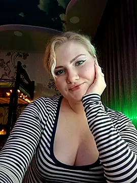 Snapshot of karkinn chatting on November 11, 2025, 4:35 pm karkinn online show from November 11, 2025, 4:35 pm