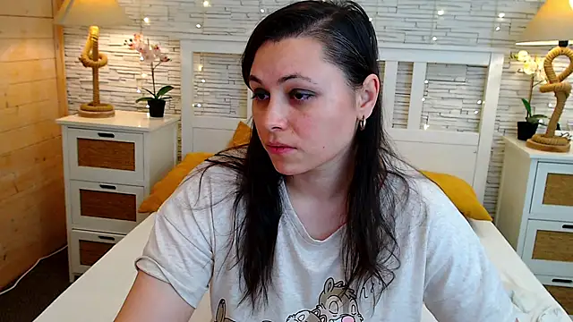 Soft Lilly online show from November 28, 2025, 6:02 am