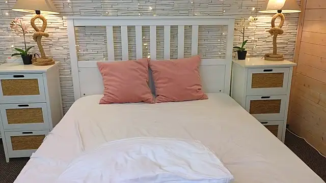 Soft Lilly online show from April 2, 2026, 5:14 am